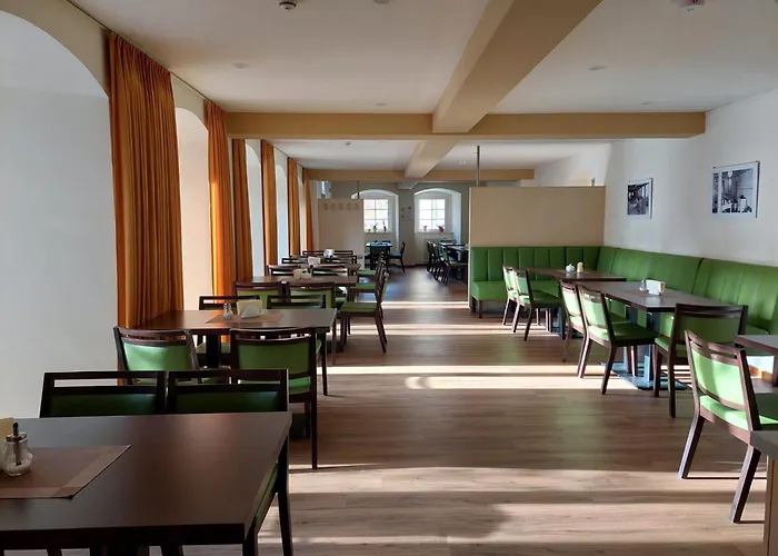 Zinzendorfhaus Hotel *